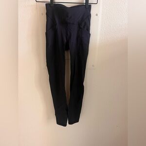 lululemon athletica Black Leggings with pockets 25 in